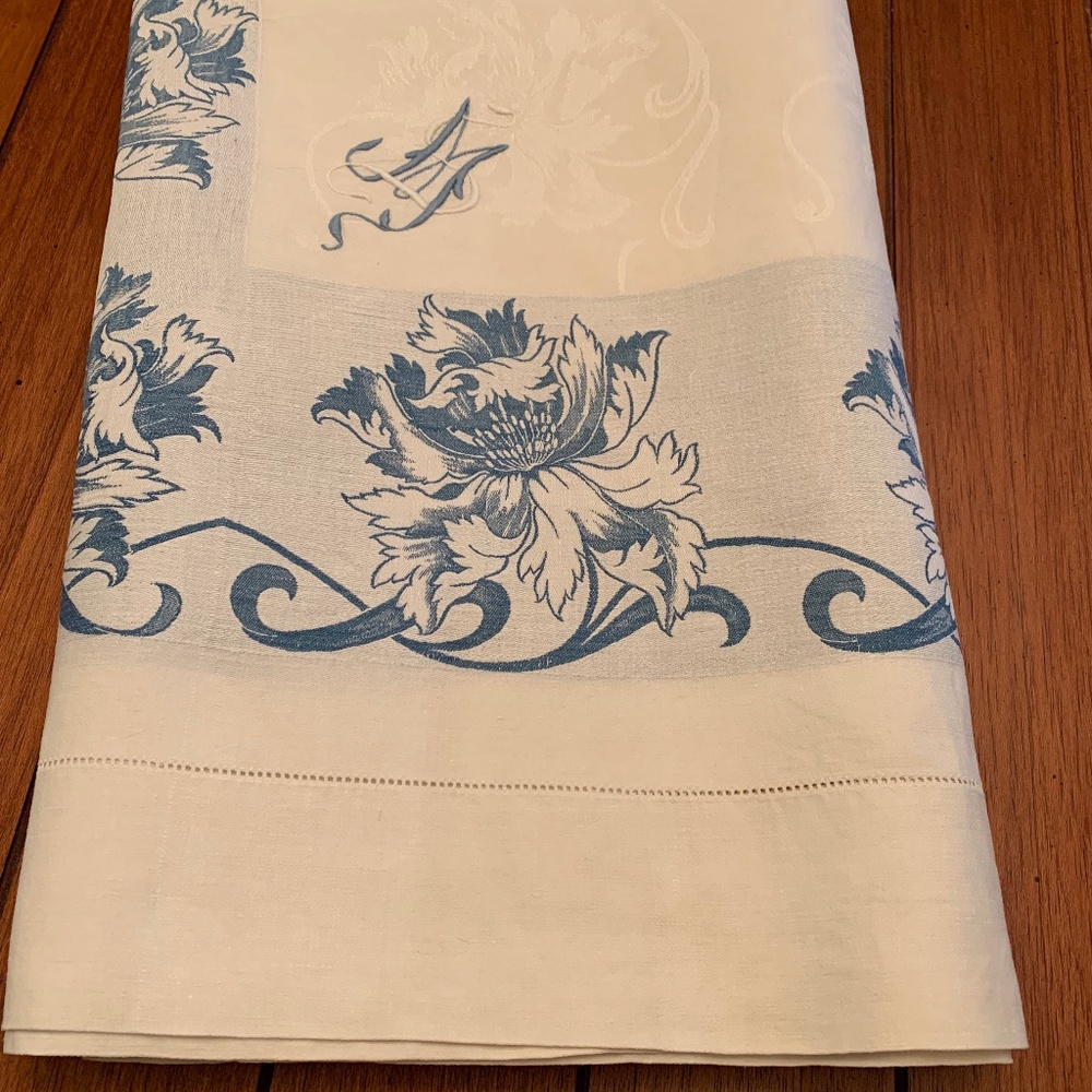 Tablecloth Damask White and Blue,  52”x52” Vintage